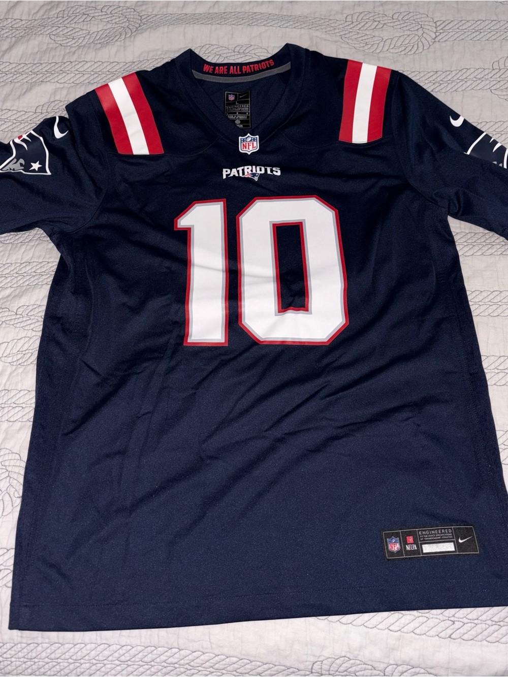 Authentic Nike Drake Maye Jersey (Size L) - never worn